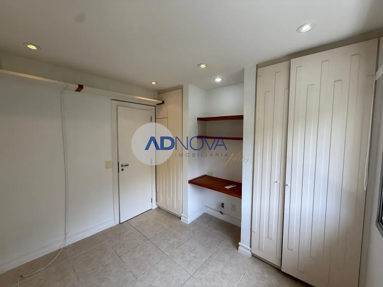 2-bedroom apartment with a bathtub — photo 14