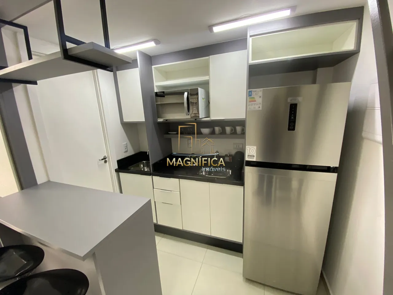 Estudio amueblado de 32 m² con plaza y balcón — photo 11