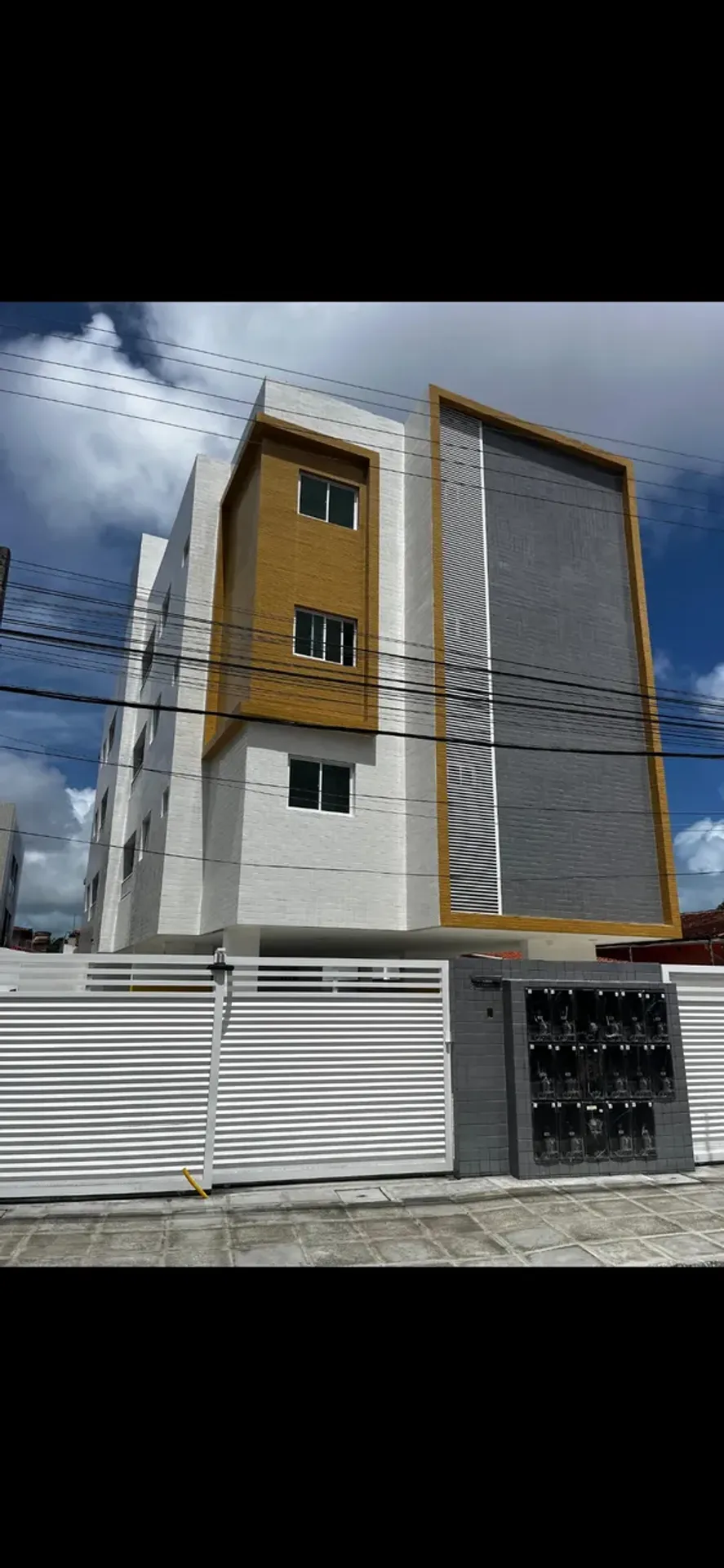 2-bedroom apartment with 1 en-suite and 2 bathrooms — photo 2