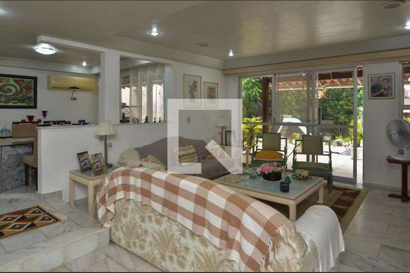 House for rent with 7 bedrooms and open-plan kitchen — photo 4