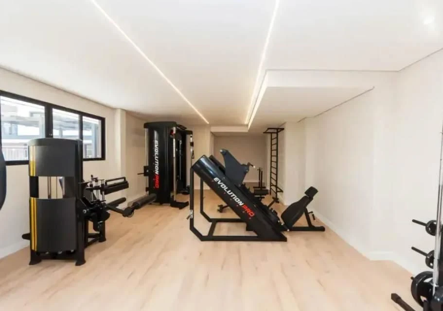 2-bedroom apartment with a home office in Curitiba — photo 47
