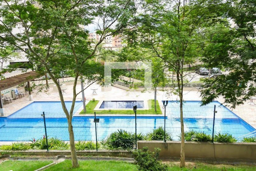 2-bedroom apartment in a building with a gym — photo 11