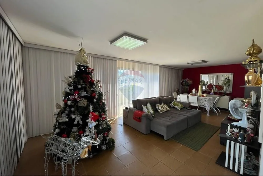 Furnished 4-bedroom apartment with 2 baths and 183 m² — photo 5