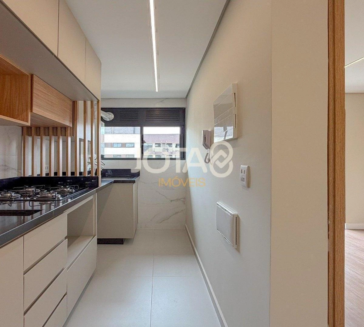 Furnished apartment with 1 parking spot and open-plan kitchen — photo 8