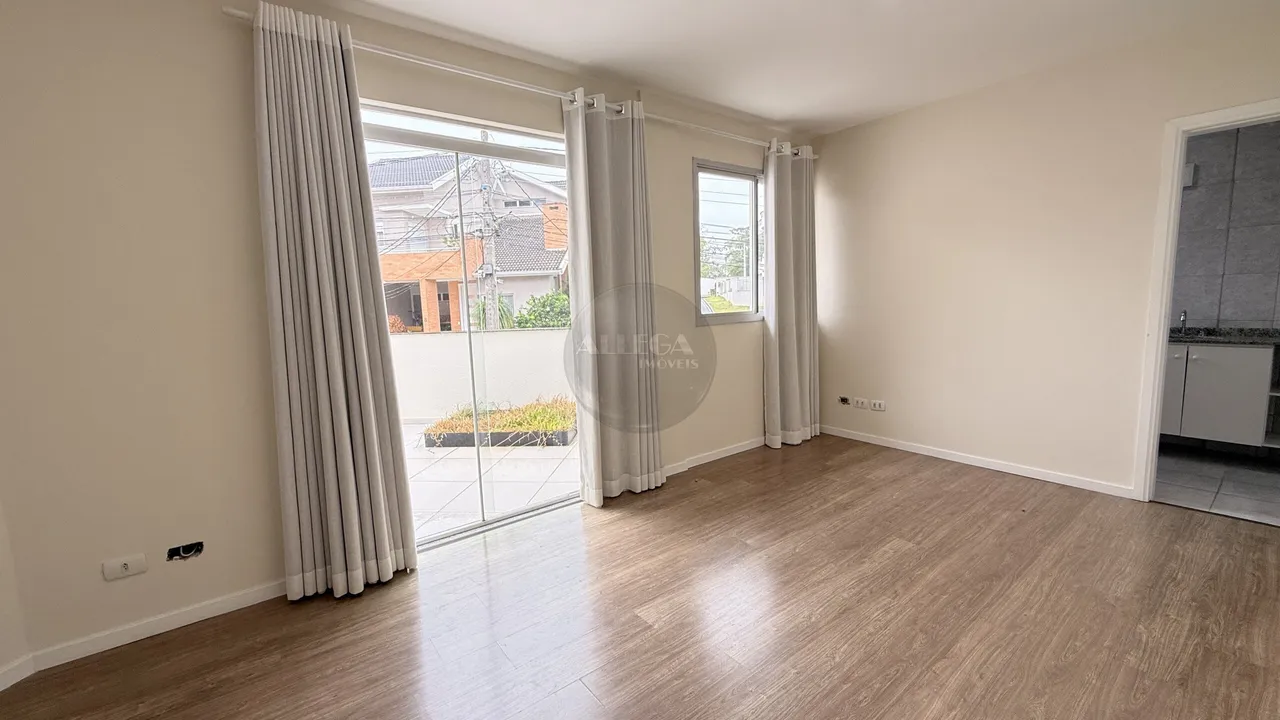 House with 4 bedrooms and a washing machine — photo 3