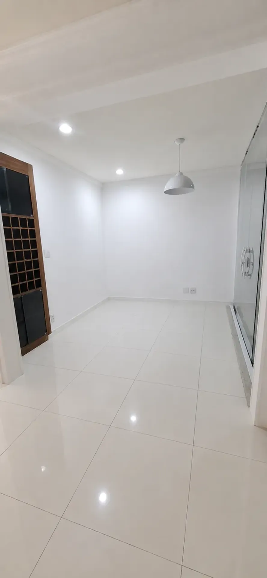 3-bedroom apartment with 2 bathrooms and glass balcony — photo 34