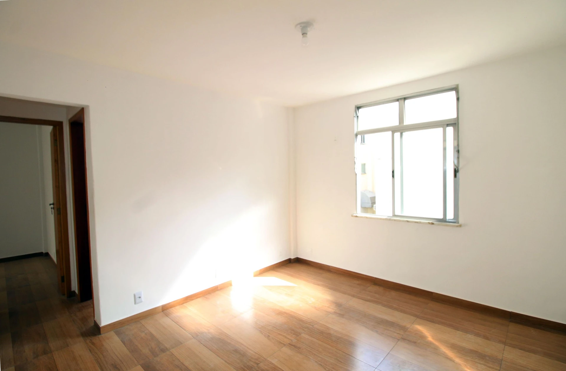 Apartment, 48 m², with wood or laminate floors — photo 10