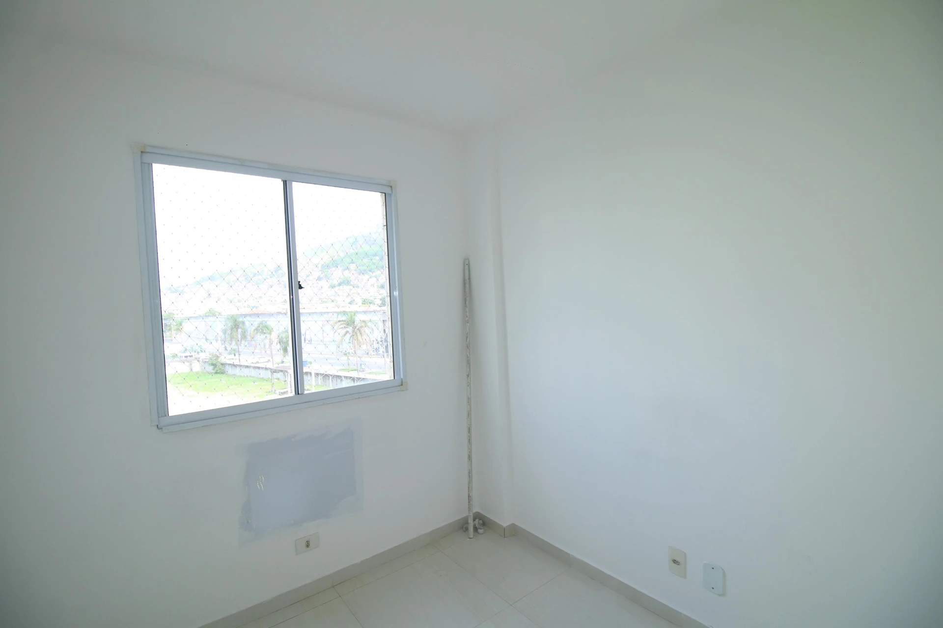 2-bedroom apartment with 1 bathroom and condo pool — photo 30