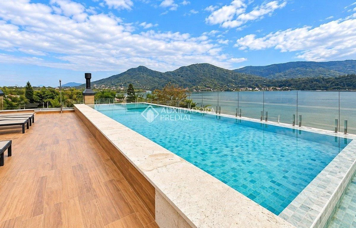 One-bedroom apartment with a home office in Florianópolis — photo 17
