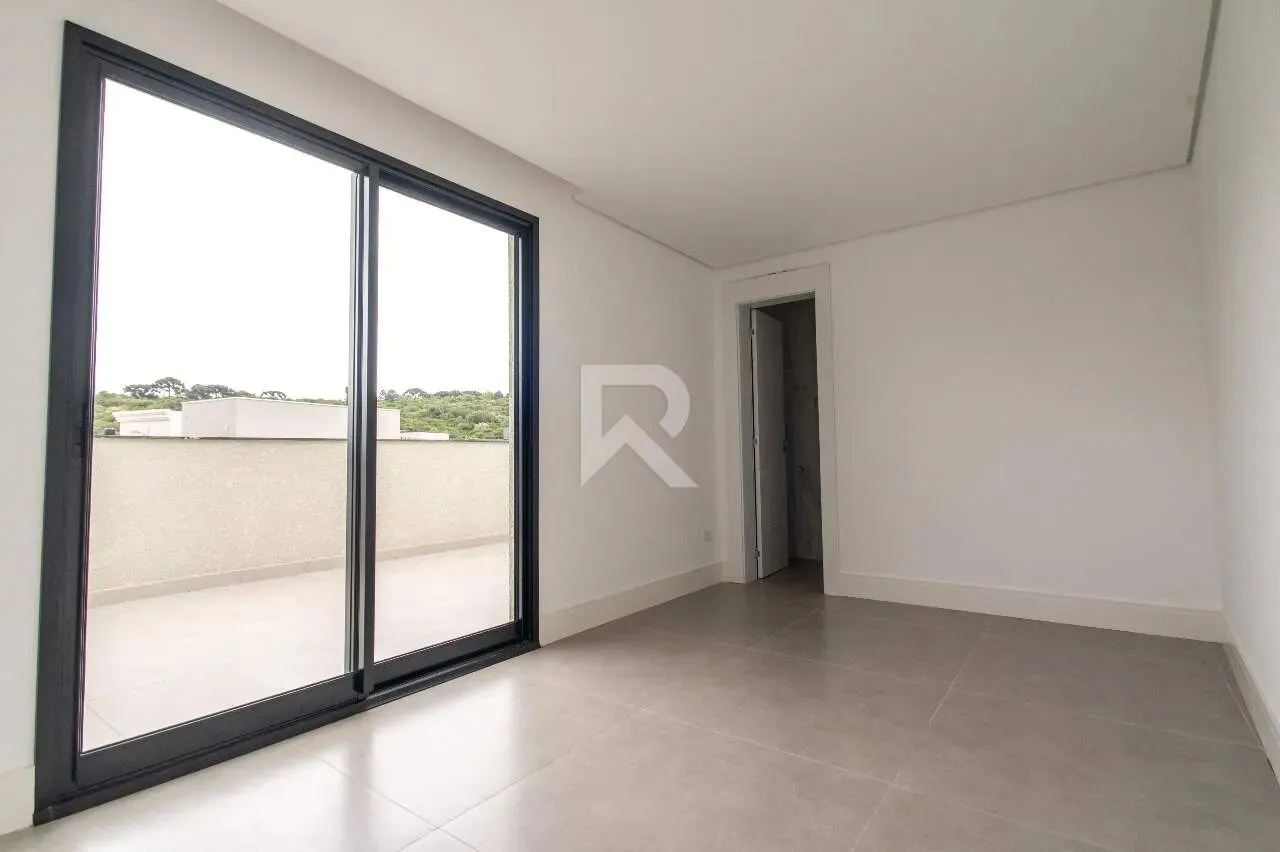 Two-level house with 3 en-suite bedrooms and 2 spots — photo 19