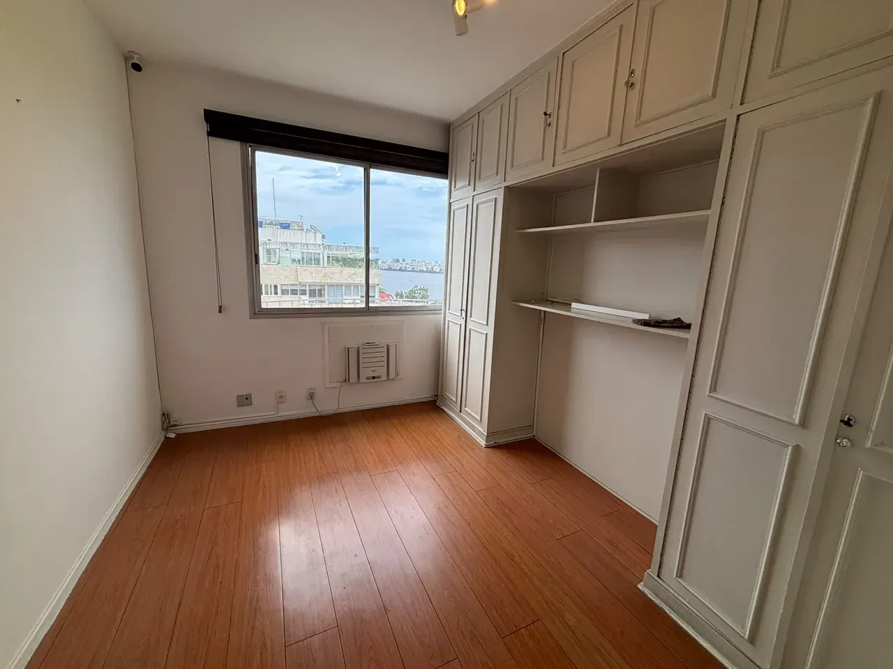 Water view in a 4-bedroom apartment, 130 m² — photo 5