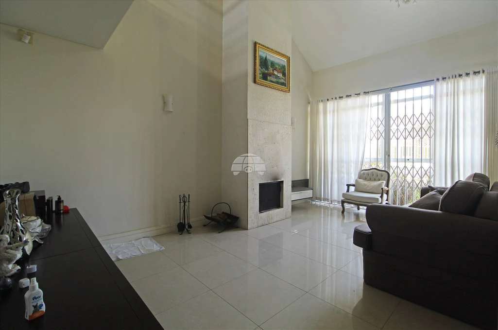 4-bedroom house with 3 en-suites and a balcony — photo 2