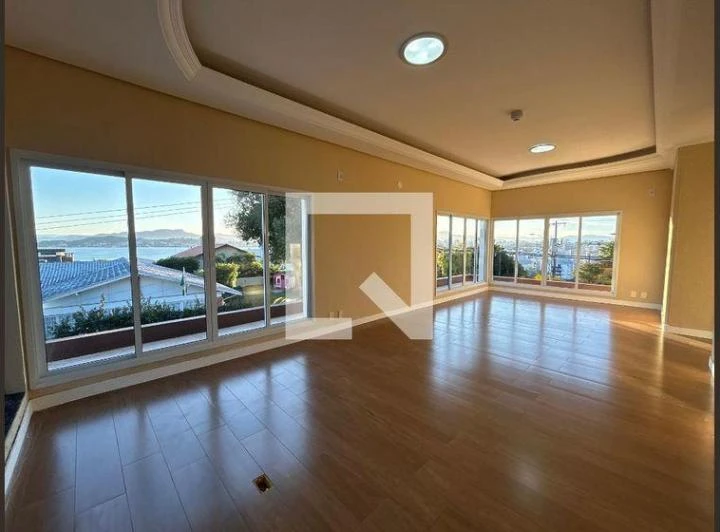 House with 7 bedrooms and 500 m², 1 en-suite and 6 baths — photo 6