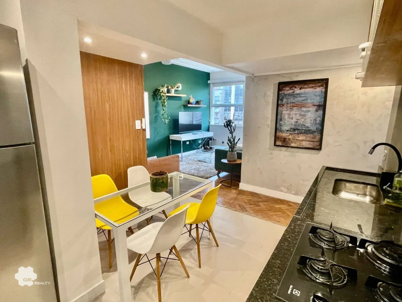 Furnished apartment with 2 bedrooms and 1 bathroom — photo 23