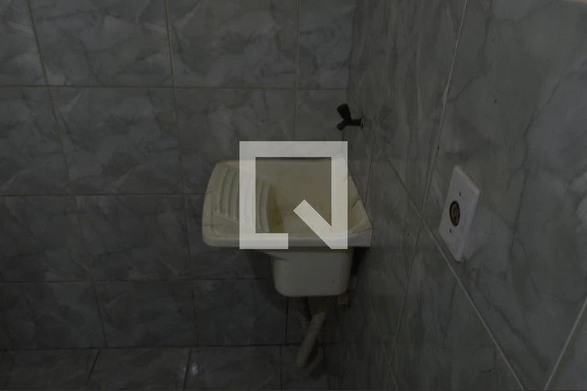Apartamento de 1 dormitorio con cocina separada y ducha eléctrica — photo 10