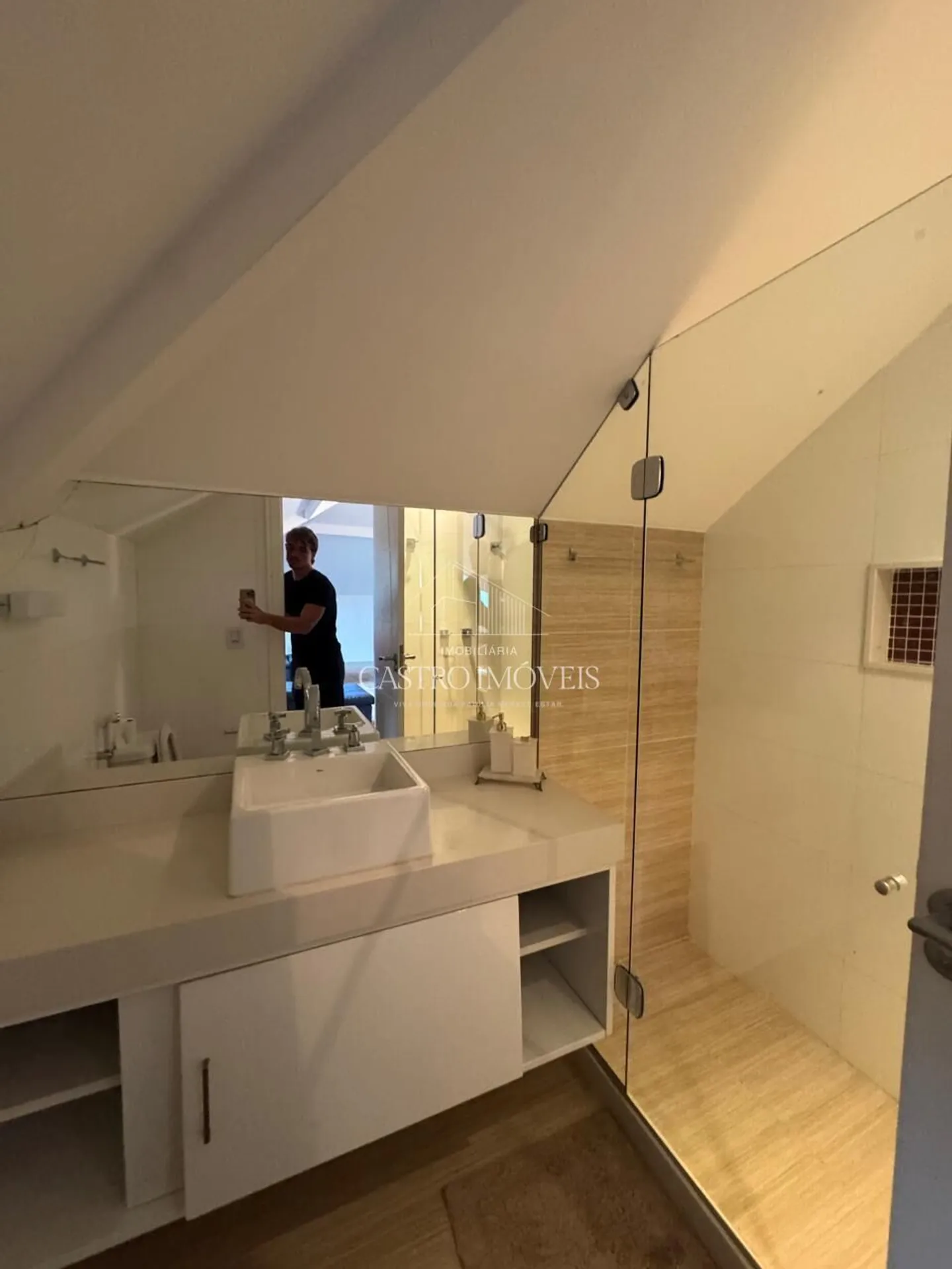 Furnished 715 m² house with 5 en-suites and 4 parking — photo 34
