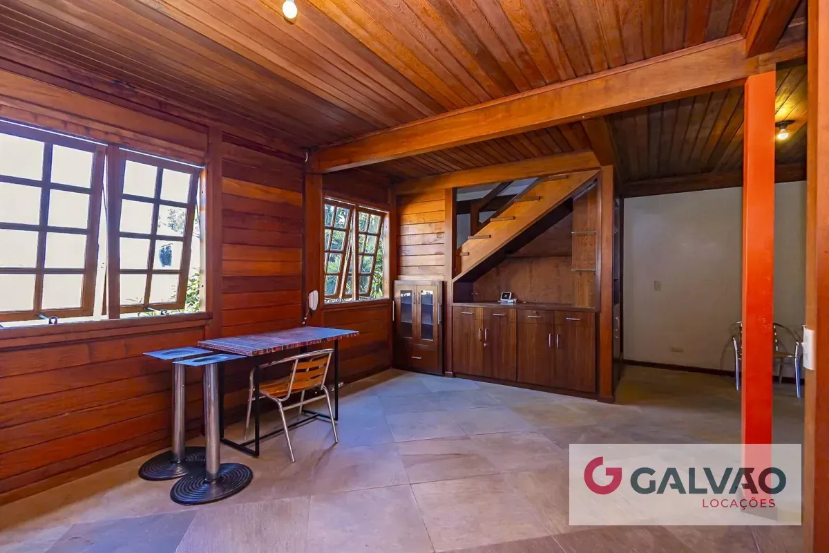 Casa sin amueblar con 3 dormitorios, cocina cerrada y balcón — photo 8