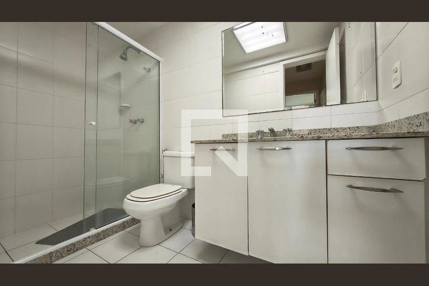 Apartamento de 2 quartos com varanda de vidro — photo 13