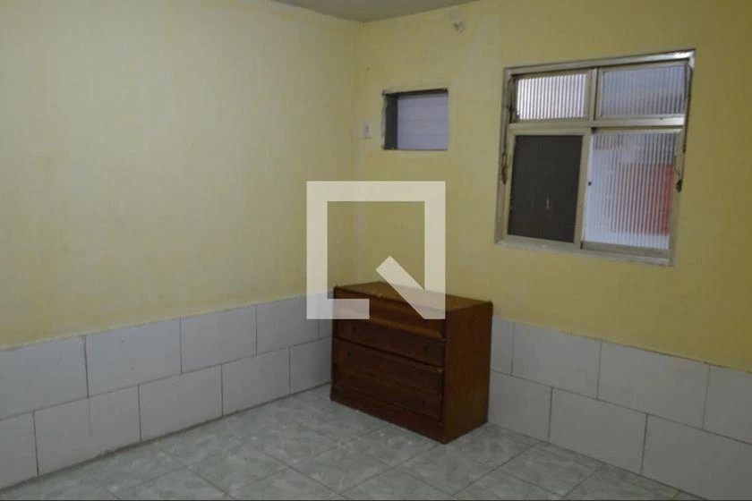 Apartamento de 1 dormitorio con cocina separada y ducha eléctrica — photo 3