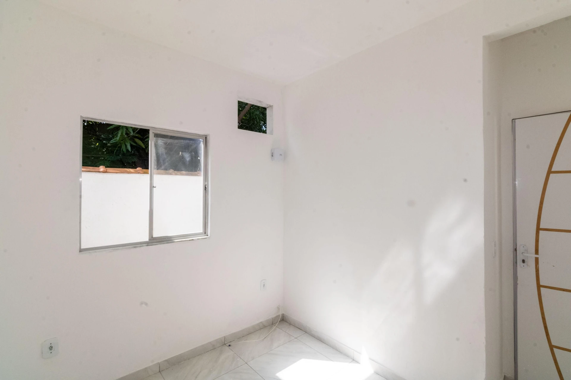 Будинок без меблів з 1 спальнею та кухнею open-plan — photo 9