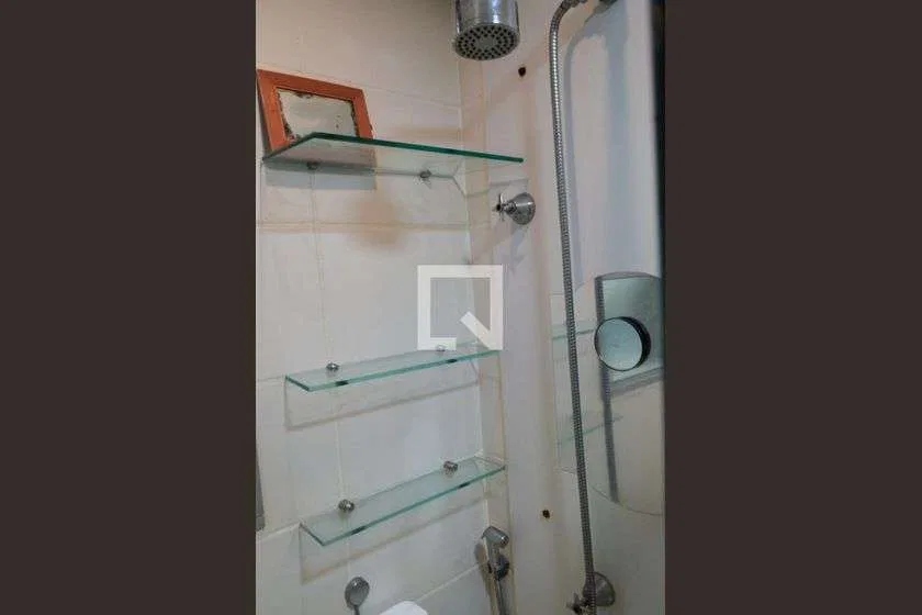 Apartamento de 80 m² com 2 quartos e cozinha integrada