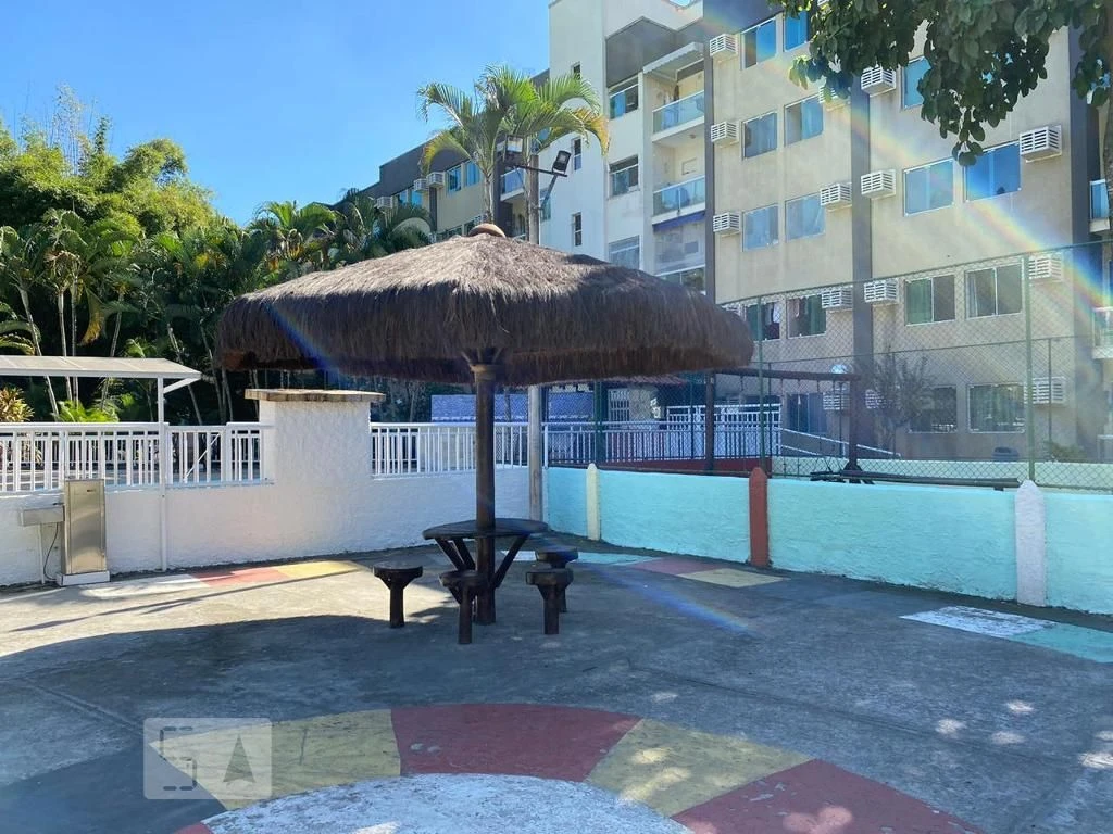 2-bedroom apartment in a building with a pool — photo 41