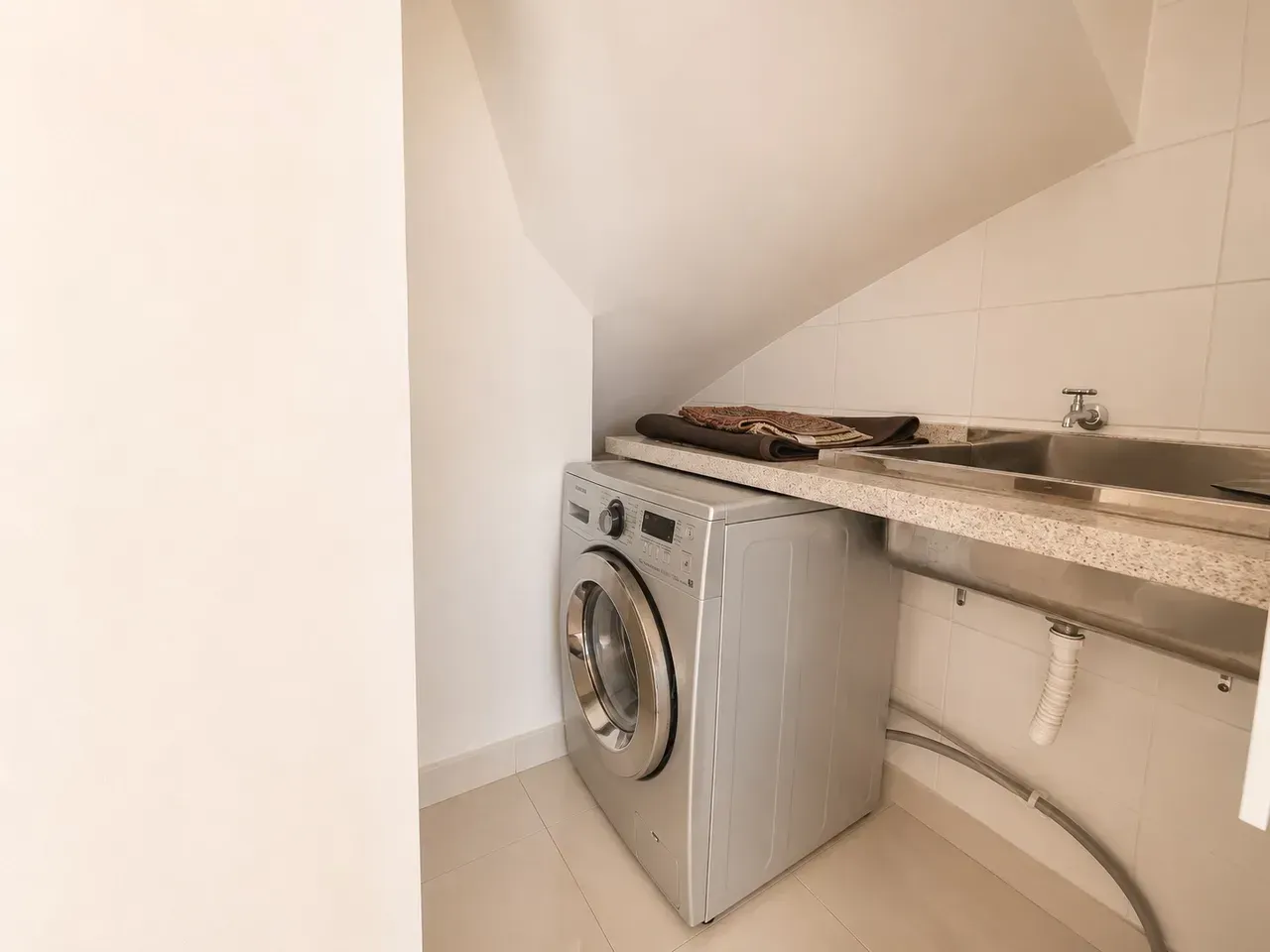 Furnished duplex with a terrace and 2 bedrooms — photo 13
