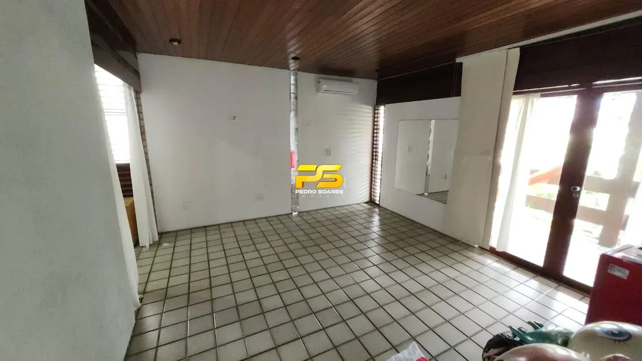 Casa com 4 suítes e 350 m², com 4 vagas — photo 4