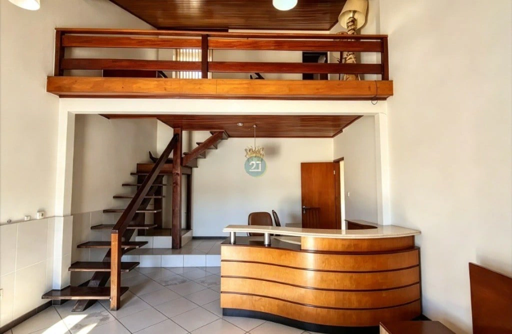 5-bedroom house with a home office — photo 17