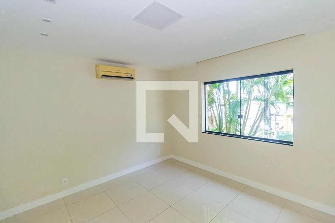 420 m² house with a jacuzzi and a private pool — photo 4