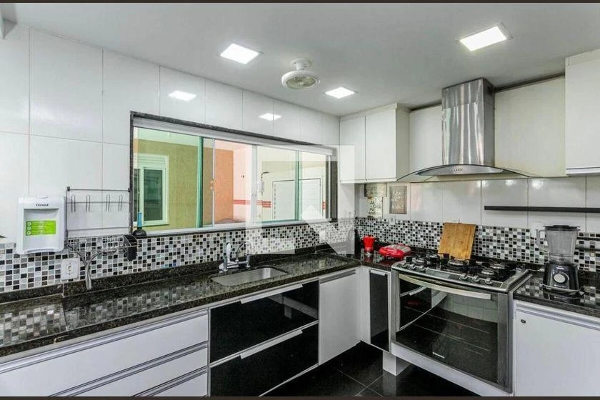 Casa amueblada de 288 m² con 4 suites y piscina — photo 29