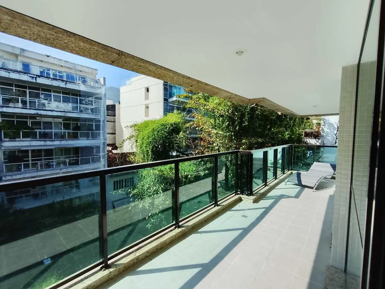 Apartamento mobiliado com 3 quartos e 5 banheiros — photo 17