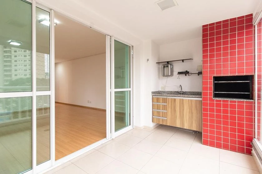 Rental apartment with 3 bedrooms plus a enclosed balcony