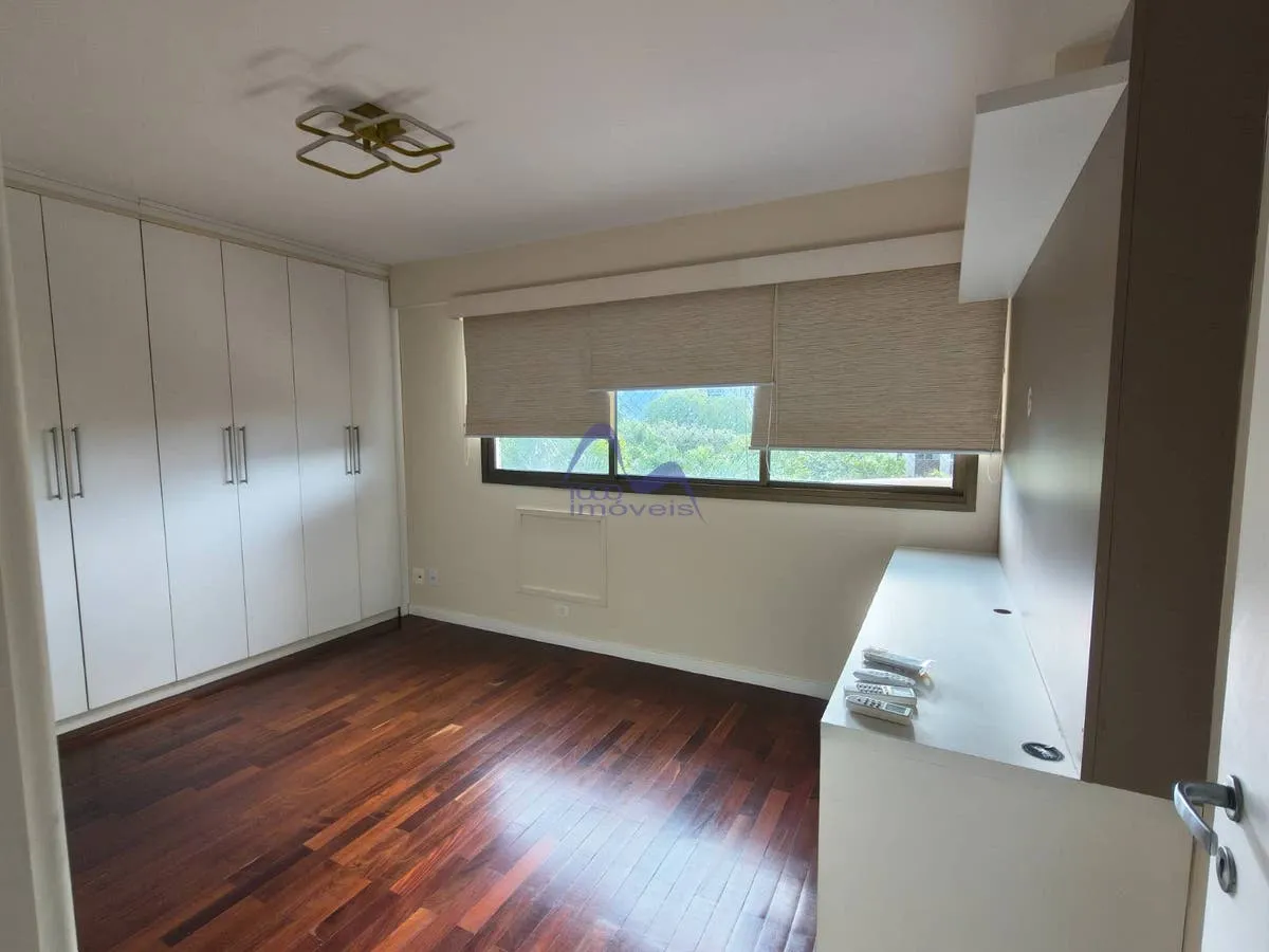 Apartment, 105 m², with a walk-in closet — photo 10