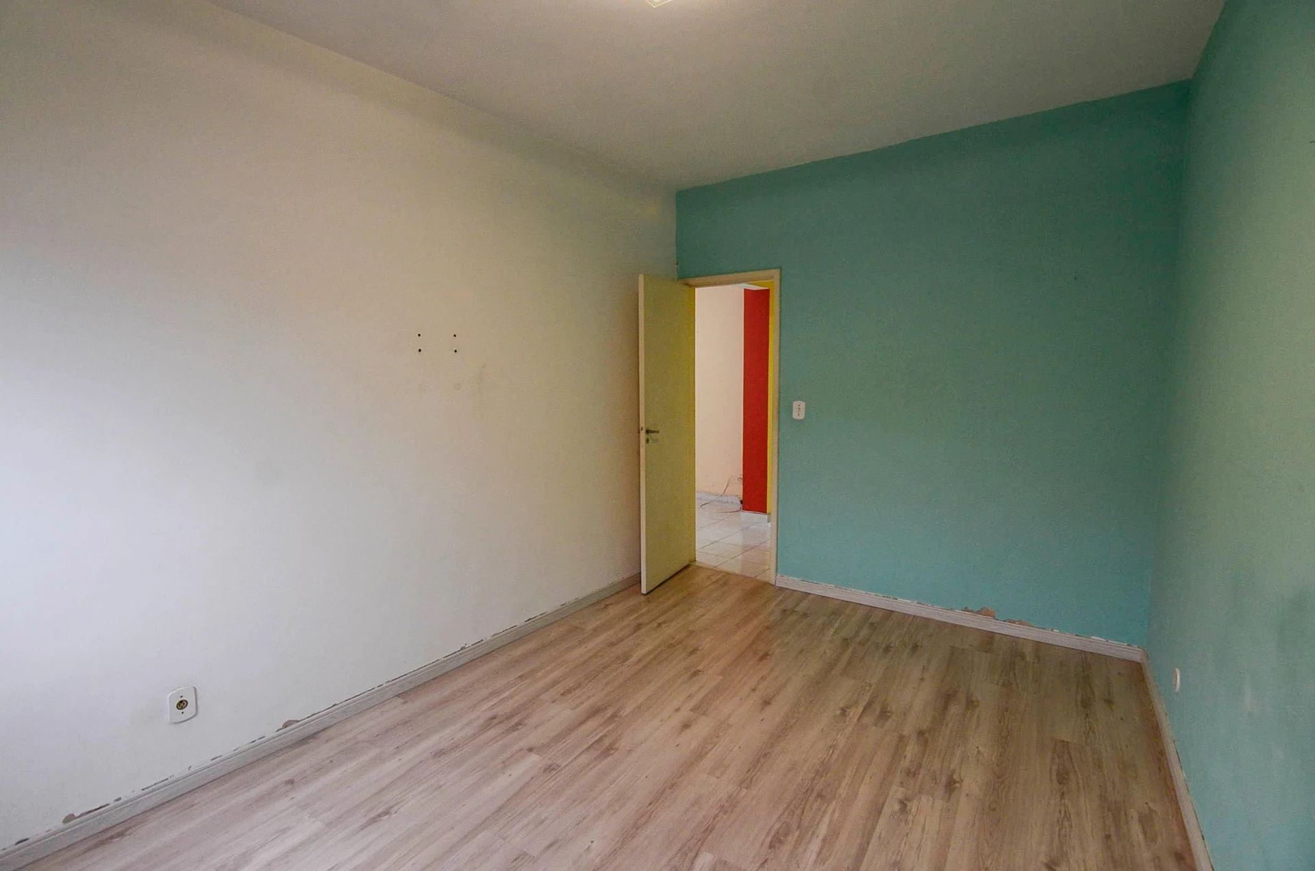 Unfurnished apartment with 2 bedrooms and a balcony — photo 34