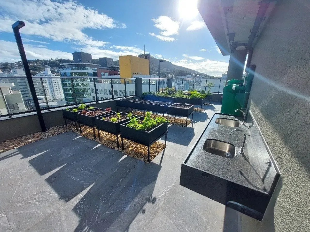Furnished studio with an open-plan kitchen and A/C — photo 11