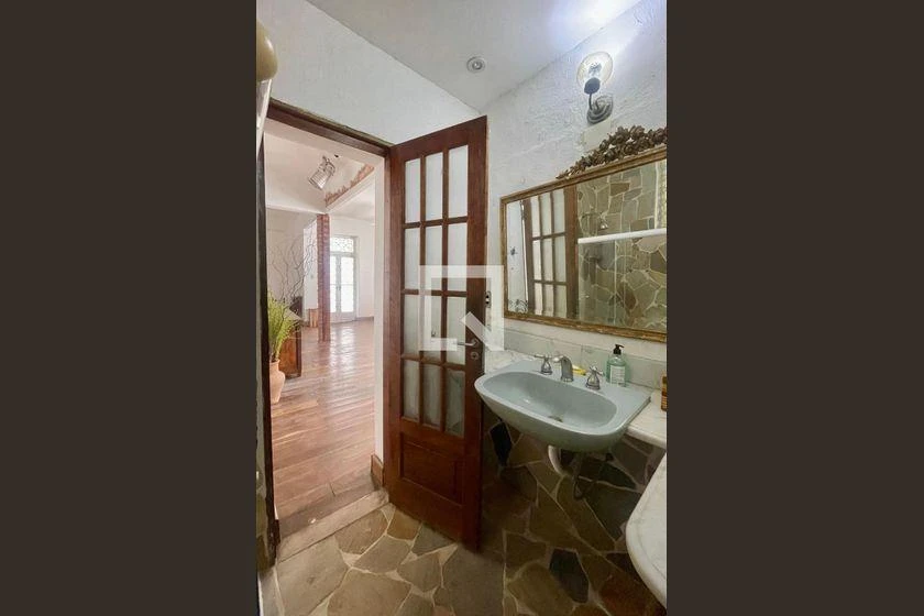 Furnished house with 6 bedrooms and 3 en-suites — photo 4