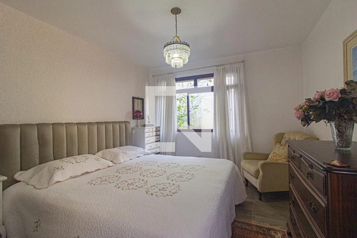 Ванна та 4 спальні: будинок 350 м² — photo 69
