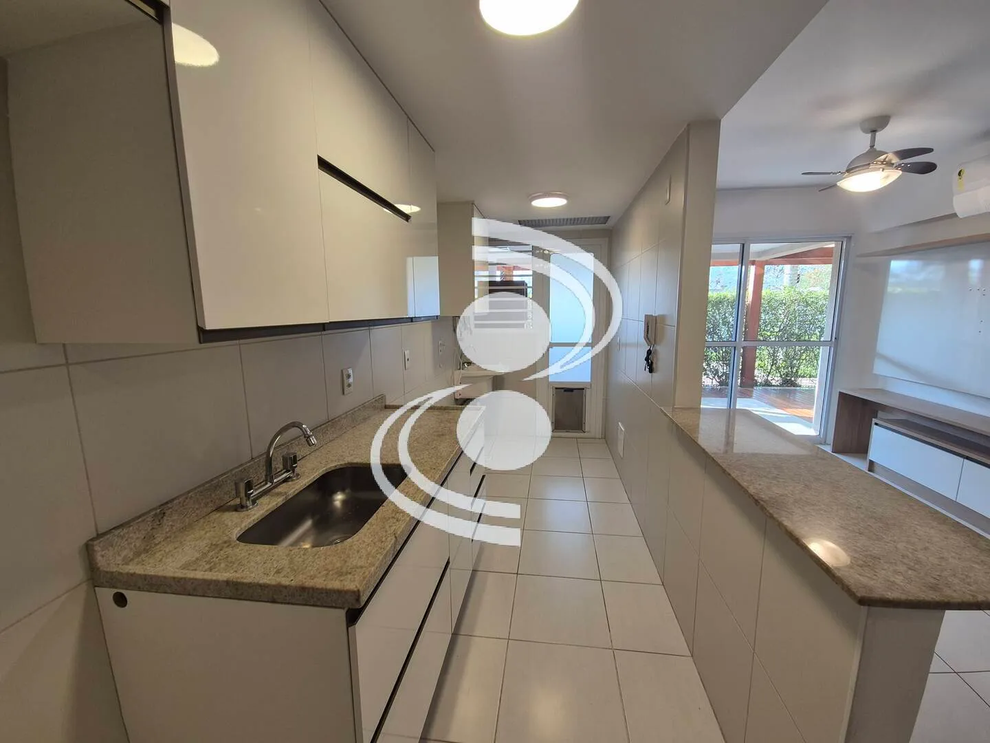Garden-style apartment with 2 bedrooms and 4 bathrooms — photo 17