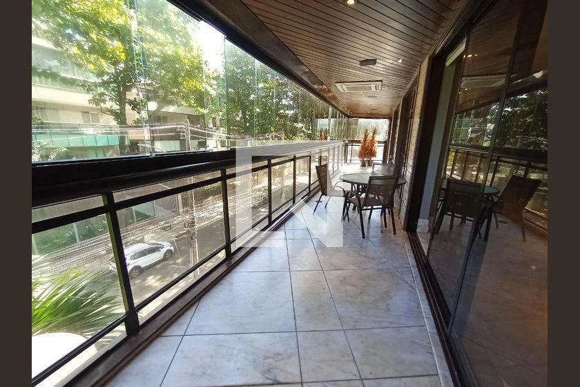 Rental apartment with 3 bedrooms and 160 m² — photo 11
