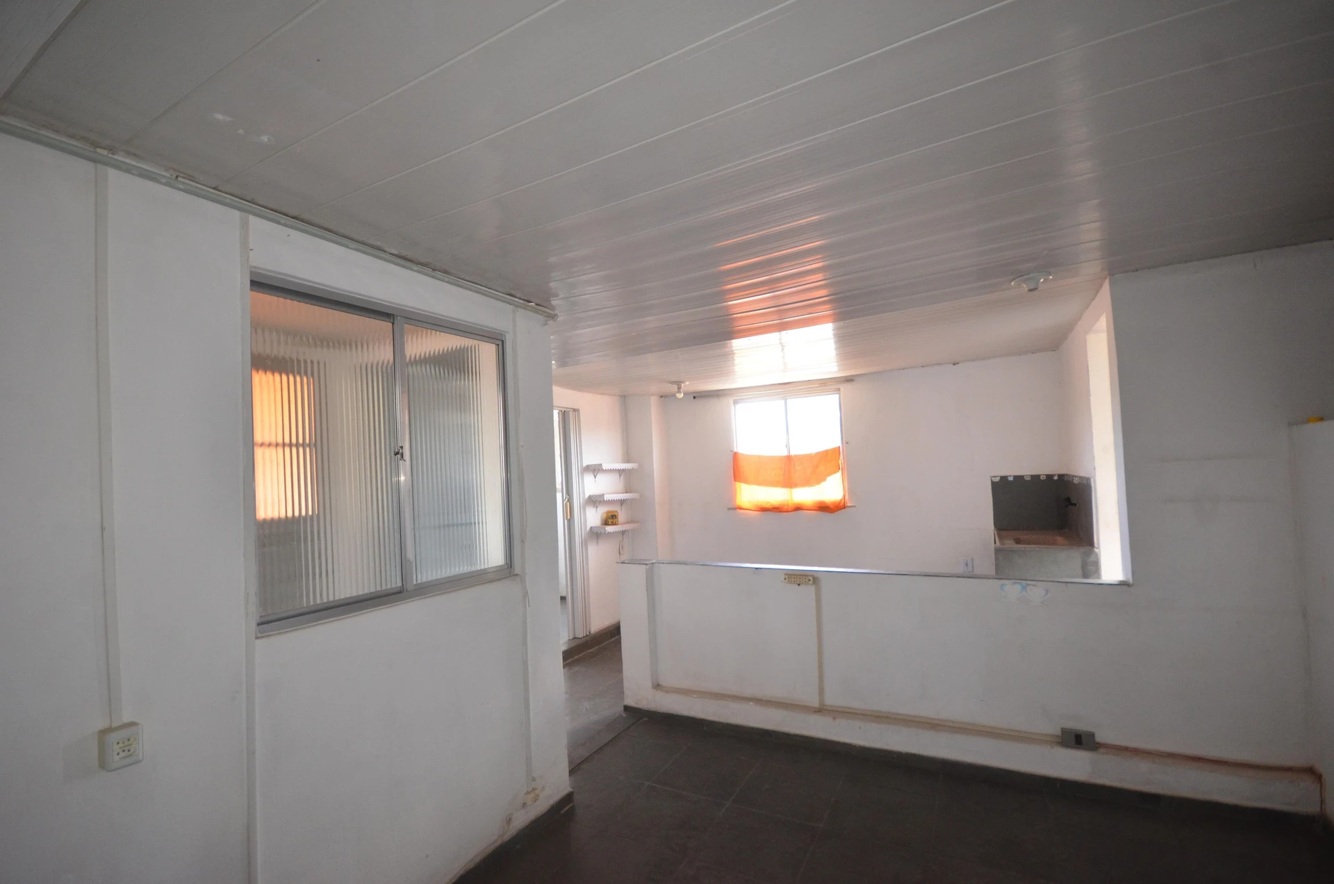 1-bedroom rental apartment with a compact kitchenette — photo 2