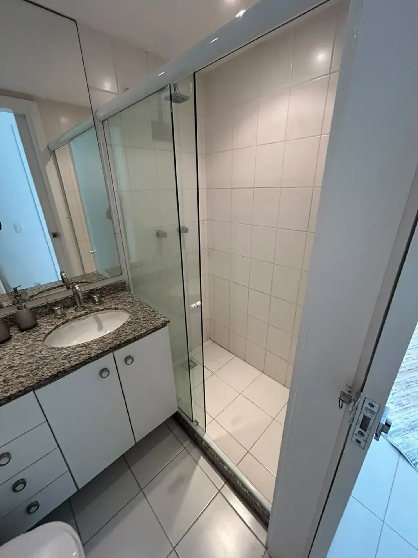 Furnished apartment, 98 m², with a washing machine — photo 10