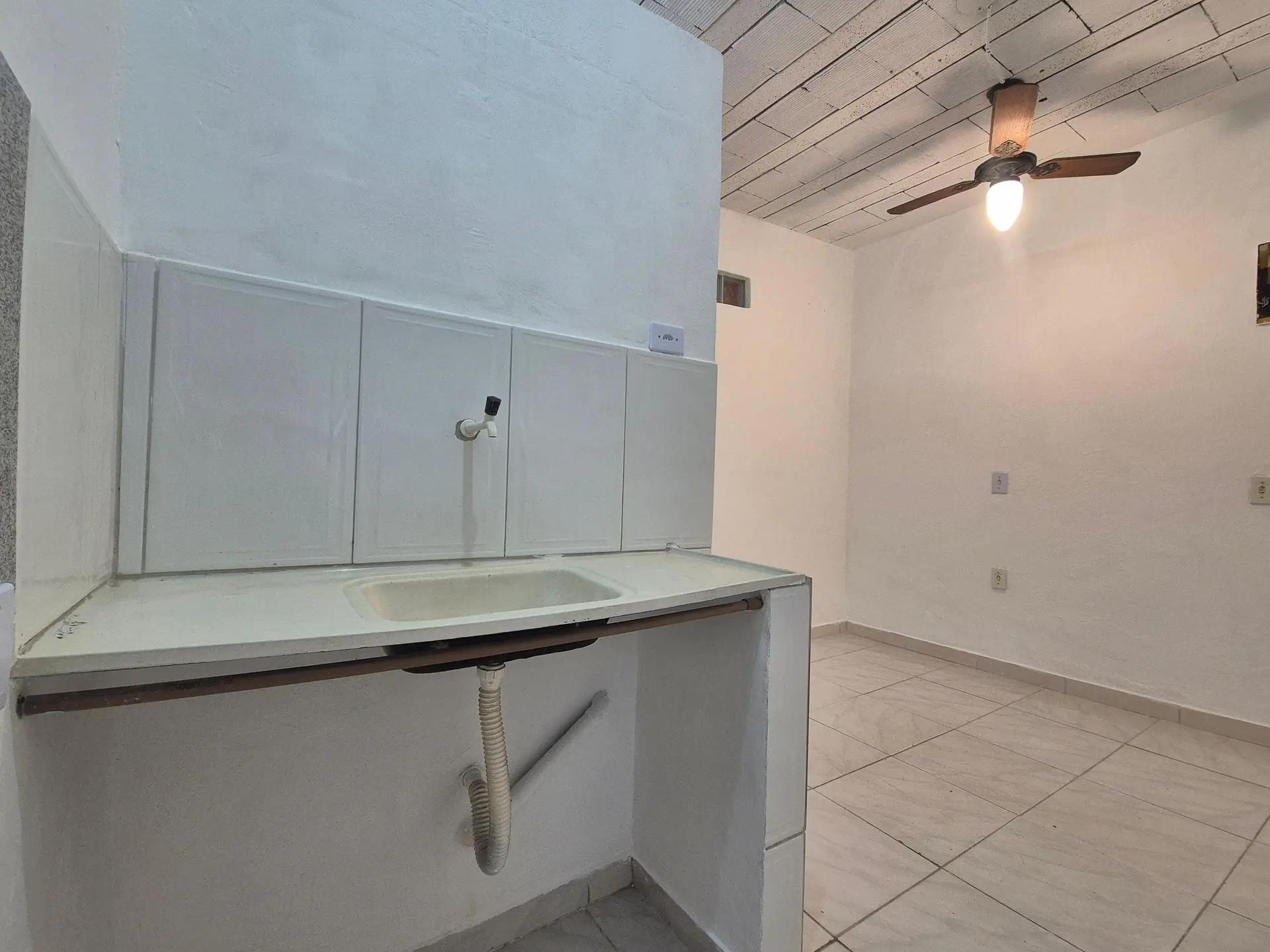 Studio with 1 bedroom and en-suite bathroom, no parking — photo 10