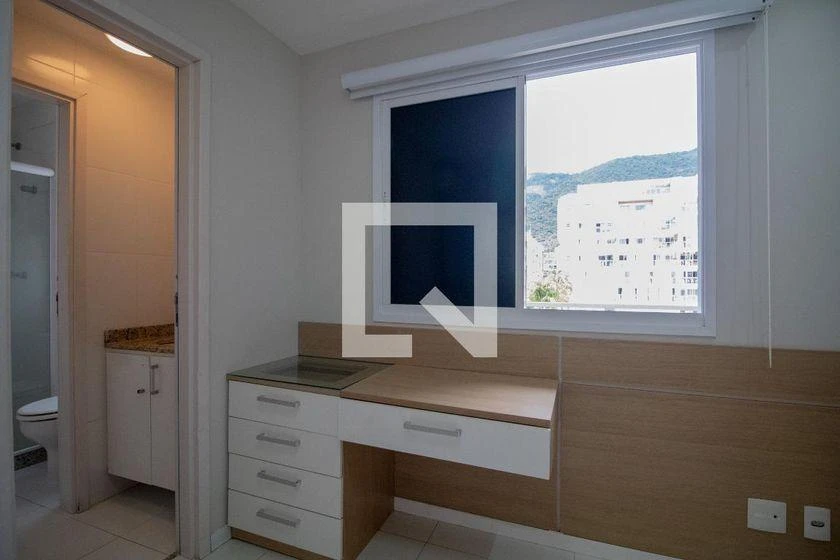 Apartment, 92 m², with a glass-enclosed balcony — photo 12