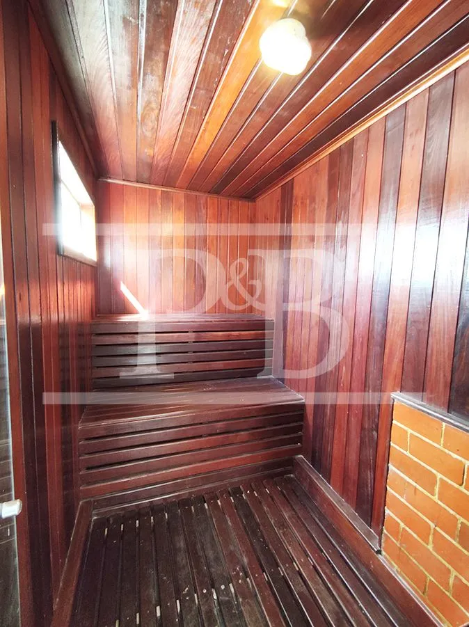 Furnished apartment with 4 bedrooms and 400 m² — photo 8