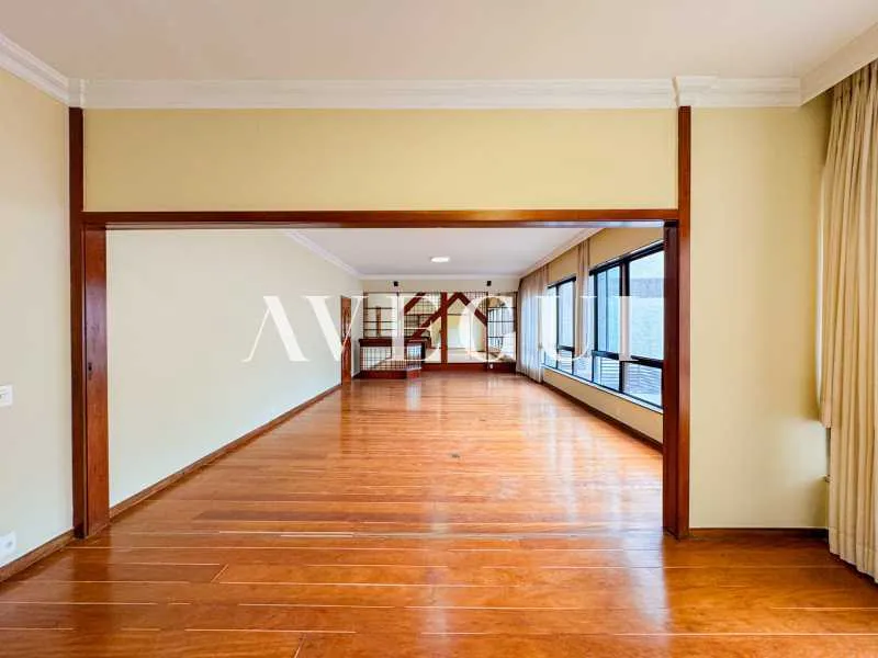 Apartment with 3 bedrooms and 4 bathrooms — photo 15