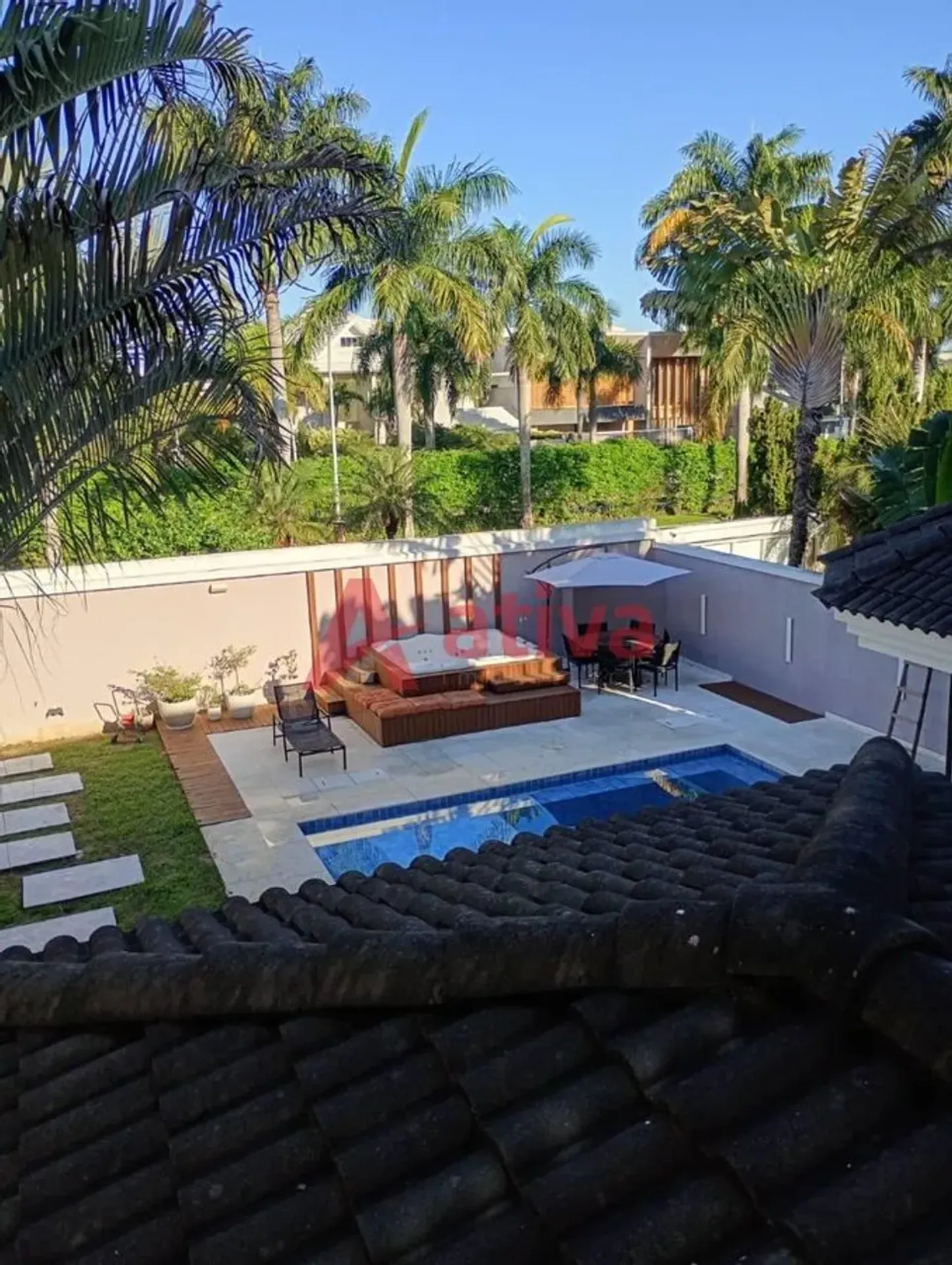 Furnished house with 4 bedrooms and 500 m² — photo 14