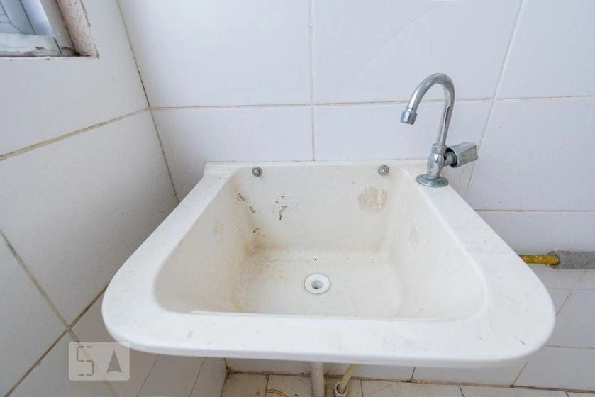 2-bedroom apartment in a building with a pool — photo 27