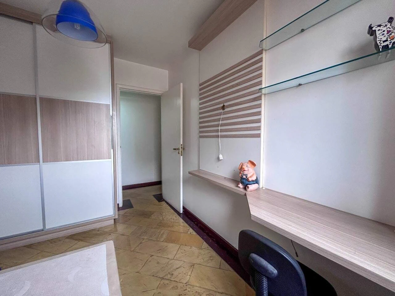 3-bedroom apartment with a home office — photo 4