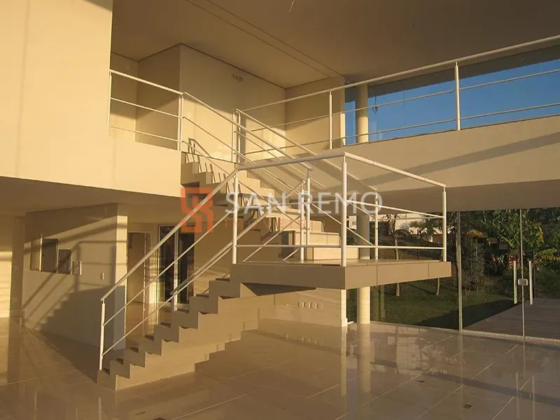 Дом с 3 спальнями и 2 ванными, 4 парковки и 718 м² — photo 30